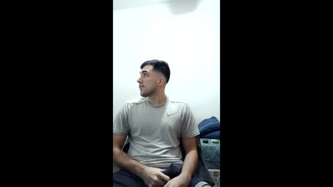 Snapshot of agustinnrod chatting on 06.05.26 agustinnrod online show from 06.05.26