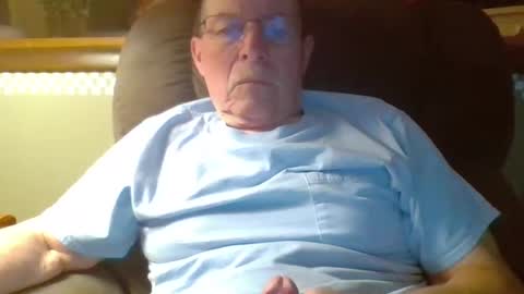 aguynrkfrd online show from 11.11.25