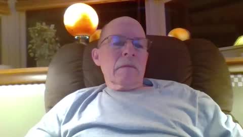 aguynrkfrd online show from 04.12.26