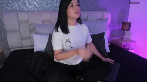 Ahmara  online show from 02.13.25