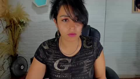 Snapshot of ahisha09 chatting on 03.06.25 Ahisha online show from 03.06.25