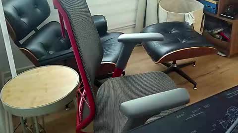 Snapshot of ahmedluckstone chatting on 11.02.25 Ahmed online show from 11.02.25