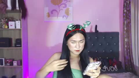 Snapshot of ahmrigrande chatting on 12.21.24 Ahmri online show from 12.21.24