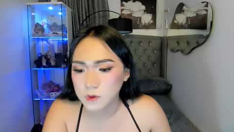 Snapshot of ahmrigrande chatting on 10.28.25 Ahmri online show from 10.28.25