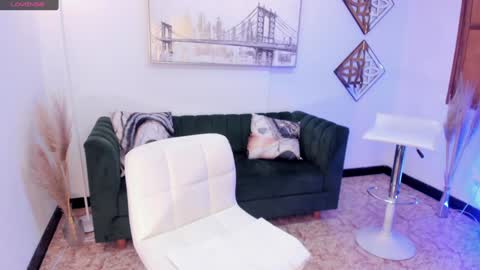 AIDA ADAMS online show from 02.08.25