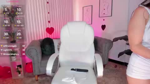 AIDA ADAMS online show from 02.15.25