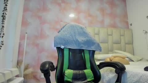 karoline  online show from 11.23.25