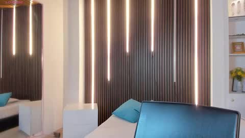 aidajoness online show from 10.31.25