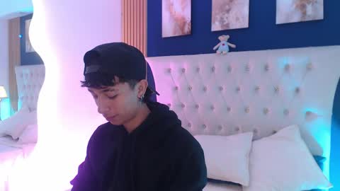 Aiden online show from 04.03.26