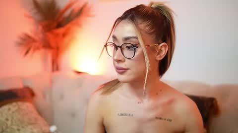 Snapshot of aileenaxa chatting on 07.18.26 Aileen online show from 07.18.26
