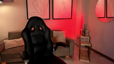 Snapshot of aileenvega chatting on 12.24.24 AILEEN VEGA online show from 12.24.24