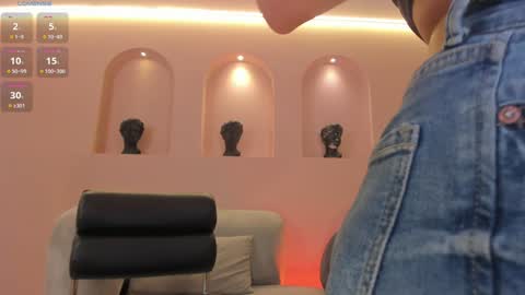 Snapshot of aileenvega chatting on 01.18.25 AILEEN VEGA online show from 01.18.25