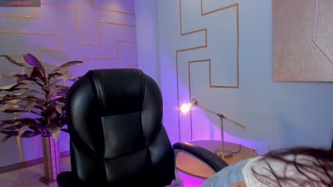 Snapshot of aileenvega chatting on 01.21.25 AILEEN VEGA online show from 01.21.25