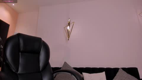 Snapshot of aileenvega chatting on 02.19.25 AILEEN VEGA online show from 02.19.25