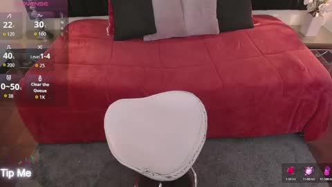 Snapshot of ailyn_rouss chatting on 05.19.26 Ailyn rouss online show from 05.19.26