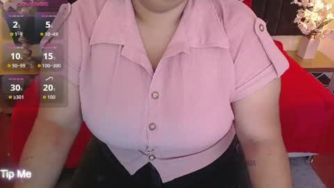 Snapshot of ailyn_rouss chatting on 05.25.26 Ailyn rouss online show from 05.25.26