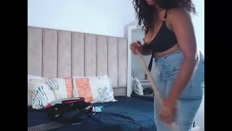 Snapshot of ailyndelosrios01 chatting on 10.06.25 ailyndelosrios01 online show from 10.06.25