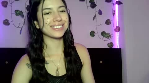 Snapshot of aine_ileana chatting on 12.18.24 J online show from 12.18.24