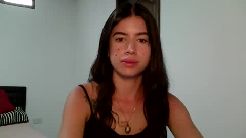 Snapshot of aine_ileana chatting on 09.08.25 J online show from 09.08.25