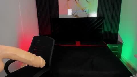 Airam Clair online show from 10.31.25