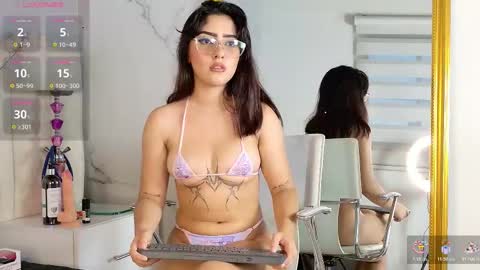 Snapshot of aisha_calloway chatting on 11.18.25 aisha_calloway online show from 11.18.25