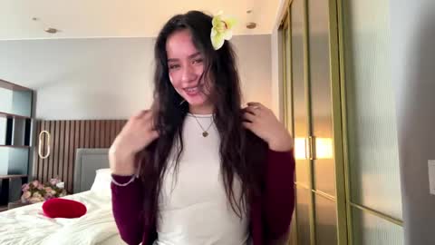 Aisha online show from 04.13.26