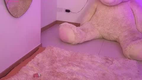 Ash             INDEPENDET MODEL  online show from 02.01.26