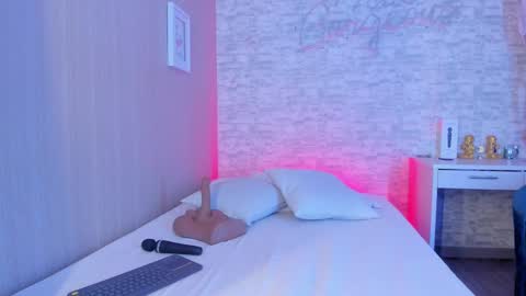 Aisha online show from 02.22.25