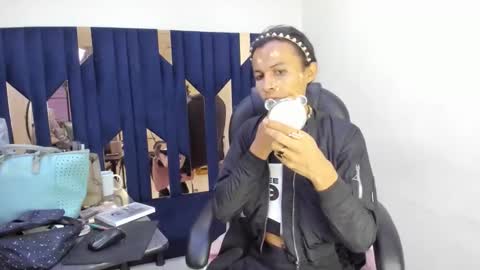 Aisha online show from 04.21.26