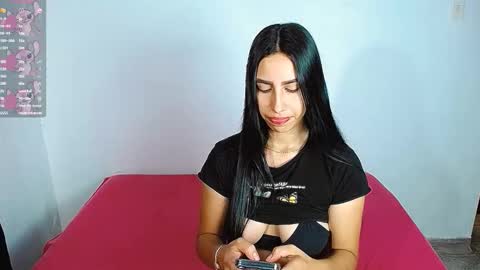Snapshot of aisha_stacey0410 chatting on 10.06.25 aisha_stacey0410 online show from 10.06.25