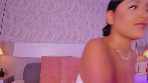 Aisha online show from 11.12.25