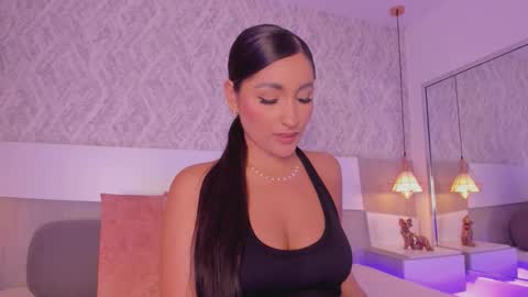 Aisha online show from 11.18.25