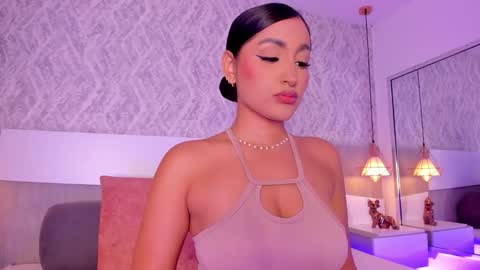 Aisha online show from 11.19.25