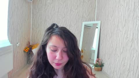 Snapshot of aisharouhi chatting on 12.23.24 Aisha online show from 12.23.24