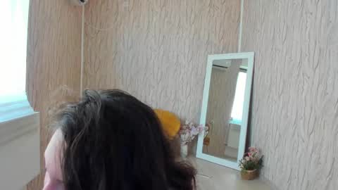 Snapshot of aisharouhi chatting on 02.14.25 Aisha online show from 02.14.25