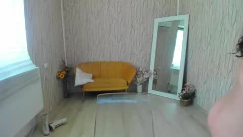 Snapshot of aisharouhi chatting on 02.19.25 Aisha online show from 02.19.25