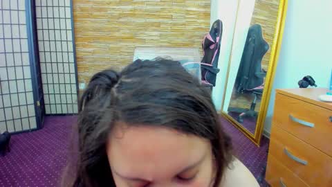 Aisha online show from 12.19.25