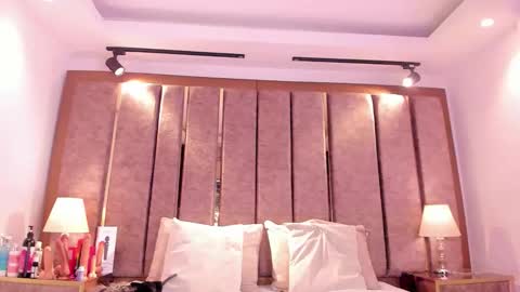 AishaValcazar online show from 04.11.26