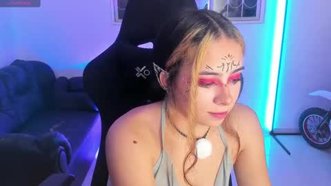 aishelyng20 online show from 10.07.25