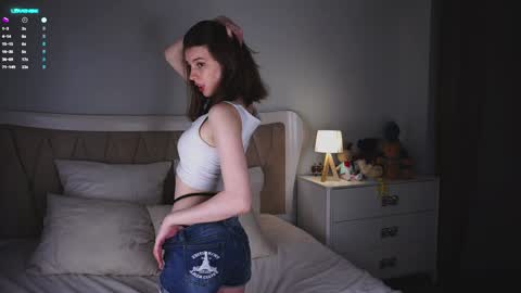 Snapshot of aislyfarran chatting on 02.02.25 Aliza online show from 02.02.25