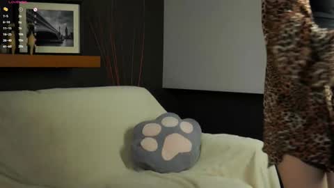 Snapshot of aislyfarran chatting on 03.08.25 Aliza online show from 03.08.25