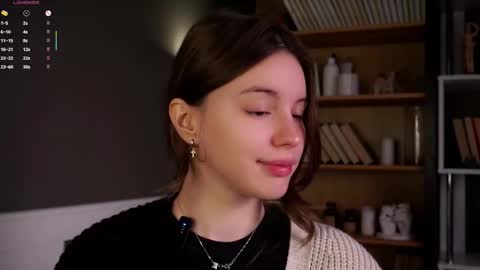 Snapshot of aislyfarran chatting on 09.19.25 Aliza online show from 09.19.25