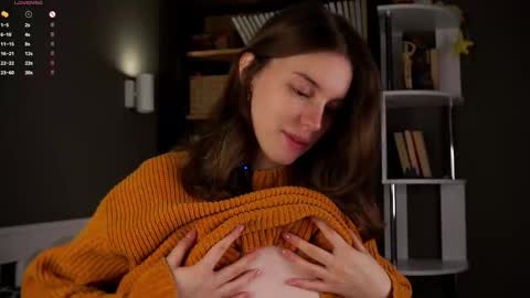 Snapshot of aislyfarran chatting on 09.20.25 Aliza online show from 09.20.25