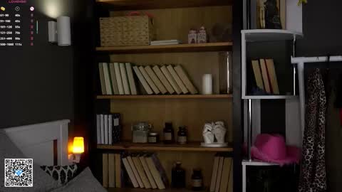 Snapshot of aislyfarran chatting on 09.27.25 Aliza online show from 09.27.25