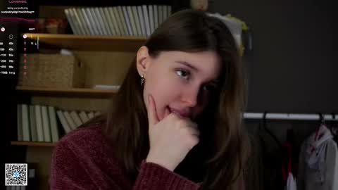 Snapshot of aislyfarran chatting on 10.03.25 Aliza online show from 10.03.25