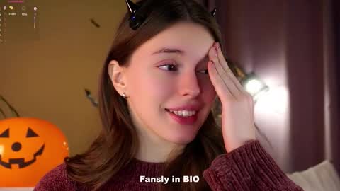 Snapshot of aislyfarran chatting on 10.30.25 Aliza online show from 10.30.25