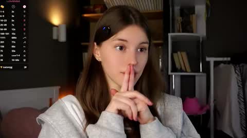 Snapshot of aislyfarran chatting on 11.02.25 Aliza online show from 11.02.25