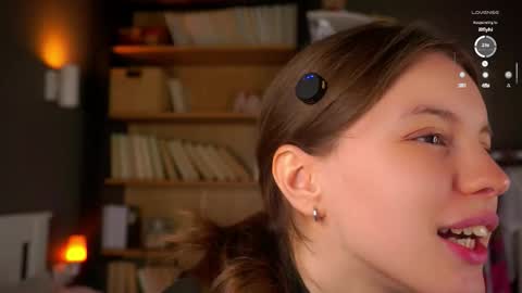 Snapshot of aislyfarran chatting on 11.30.25 Aliza online show from 11.30.25