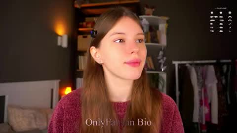 Snapshot of aislyfarran chatting on 12.02.25 Aliza online show from 12.02.25