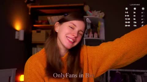 Snapshot of aislyfarran chatting on 12.16.25 Aliza online show from 12.16.25